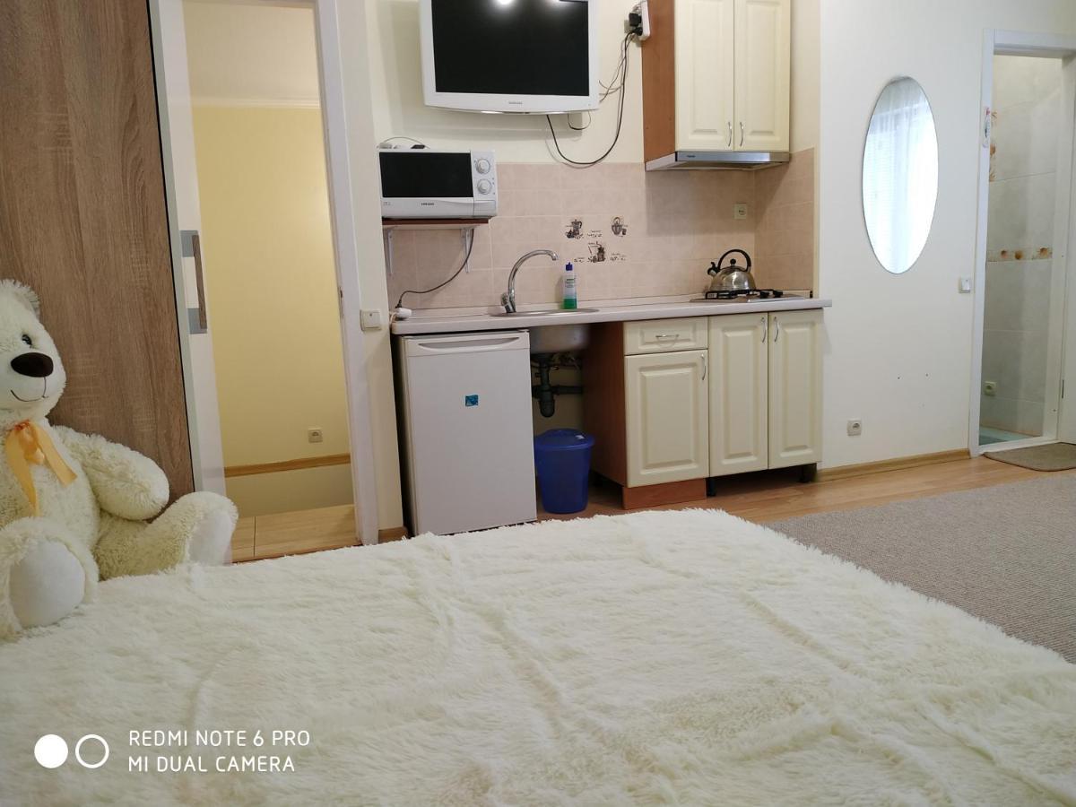 Guest House Butterfly Wing Odessa Ngoại thất bức ảnh