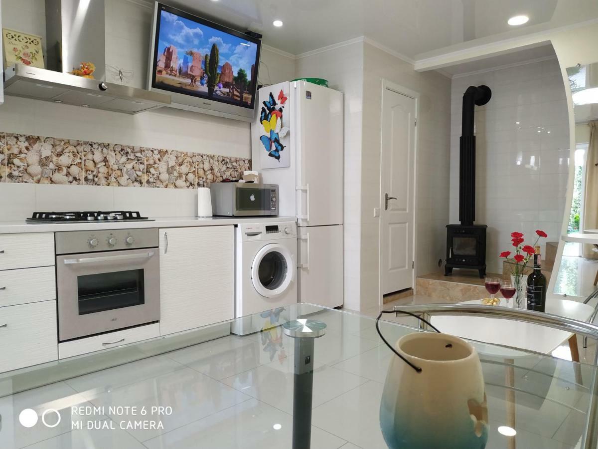 Guest House Butterfly Wing Odessa Ngoại thất bức ảnh