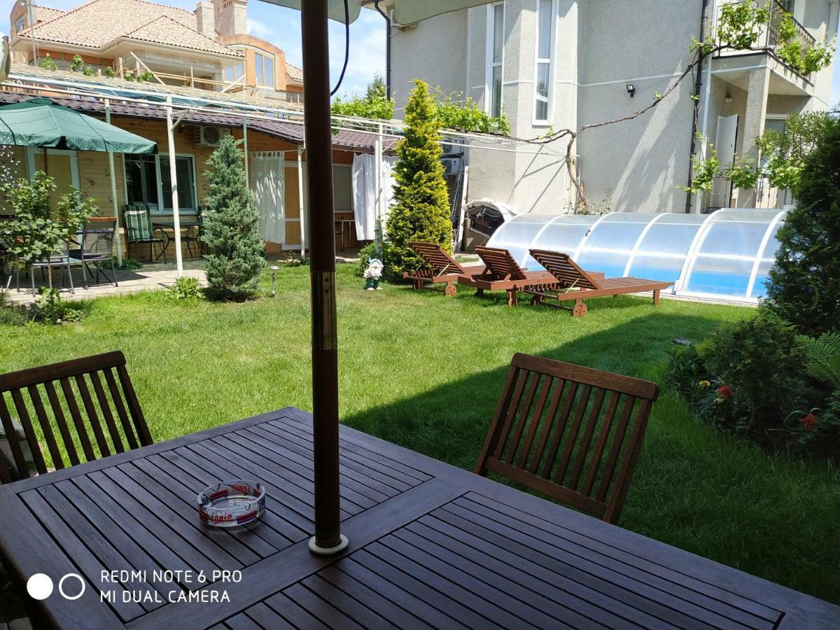 Guest House Butterfly Wing Odessa Ngoại thất bức ảnh