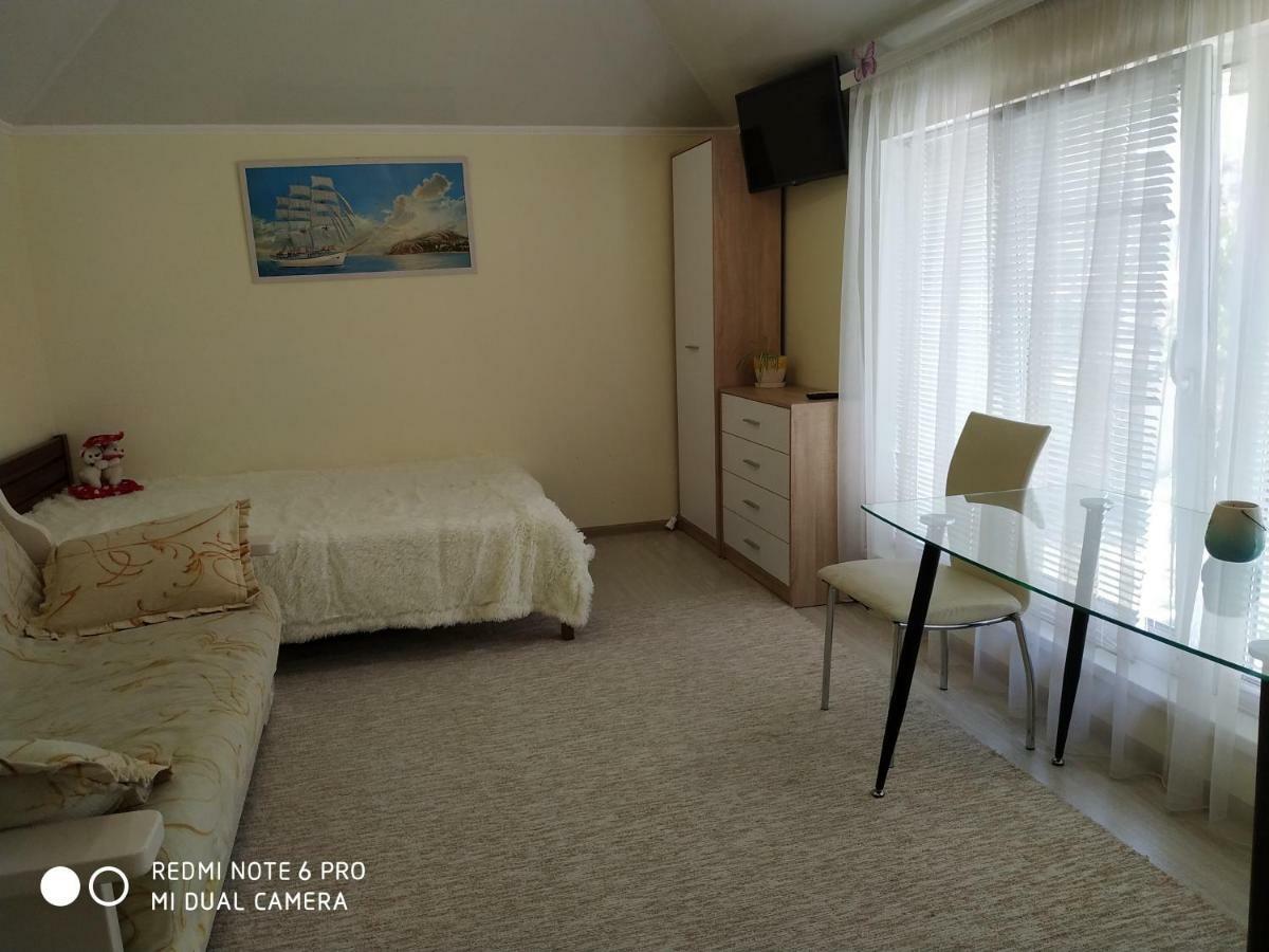 Guest House Butterfly Wing Odessa Ngoại thất bức ảnh