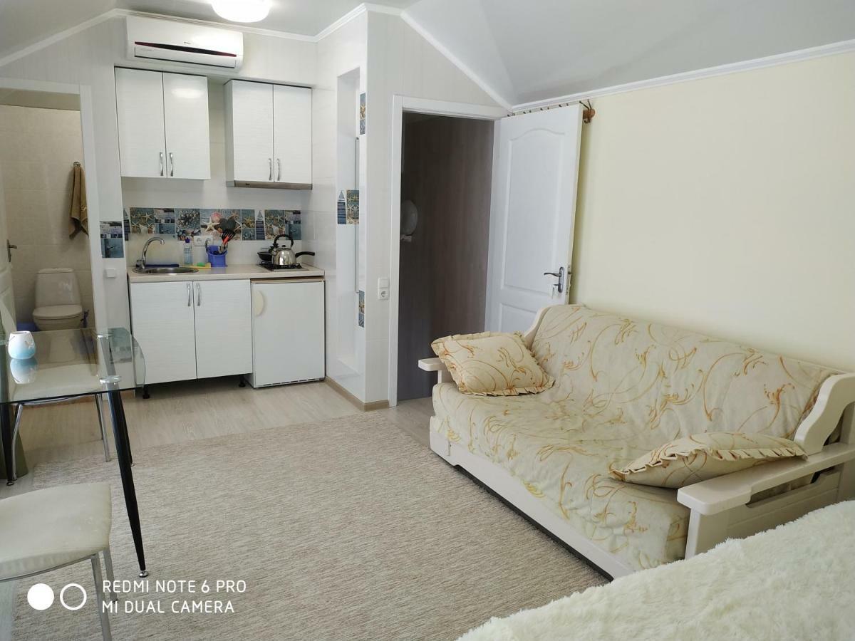 Guest House Butterfly Wing Odessa Ngoại thất bức ảnh