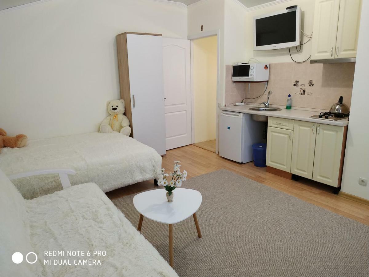 Guest House Butterfly Wing Odessa Ngoại thất bức ảnh