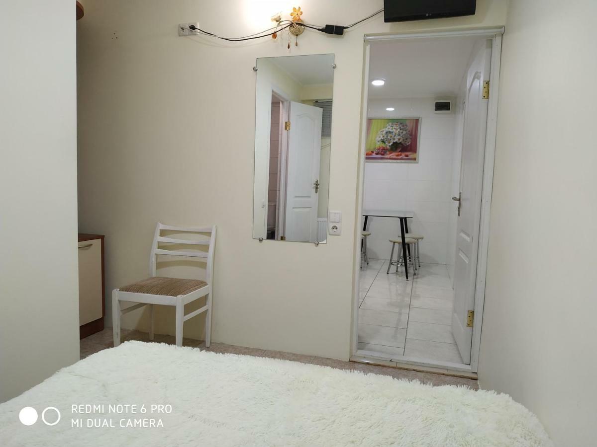 Guest House Butterfly Wing Odessa Ngoại thất bức ảnh
