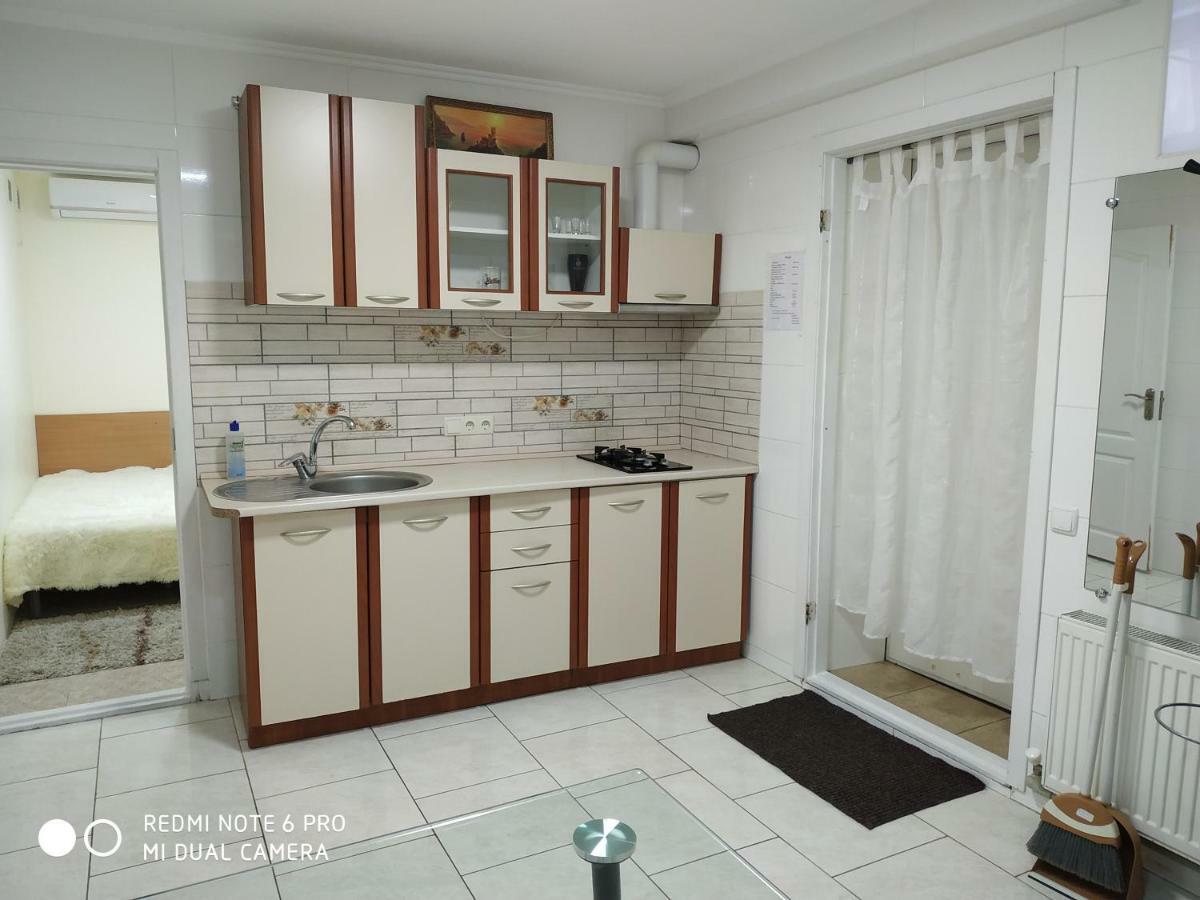 Guest House Butterfly Wing Odessa Ngoại thất bức ảnh